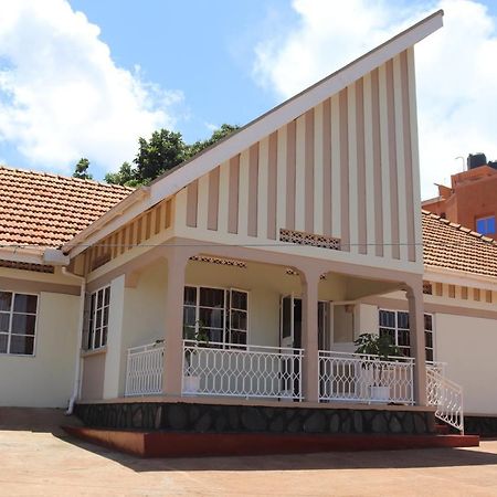 Luwafu Guest House Kampala Exterior photo